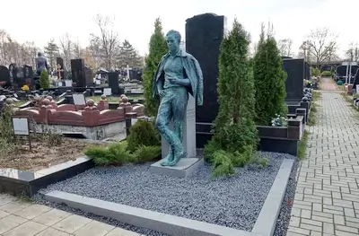 Эксклюзивные памятники